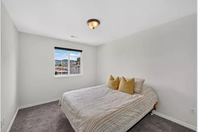 2246 E Evergreen View Ct, Salt Lake City, UT 84109 - Photo 23