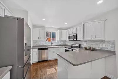 2246 E Evergreen View Ct, Salt Lake City, UT 84109 - Photo 11