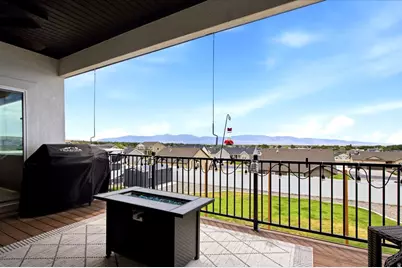 8271 N Iron Horse Dr, Lake Point, UT 84074 - Photo 45