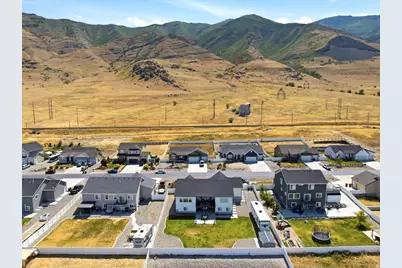 8271 N Iron Horse Dr, Lake Point, UT 84074 - Photo 51