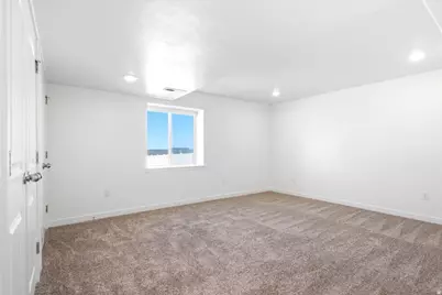 8271 N Iron Horse Dr, Lake Point, UT 84074 - Photo 43