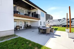 8271 N Iron Horse Dr, Lake Point, UT 84074 - Photo 5