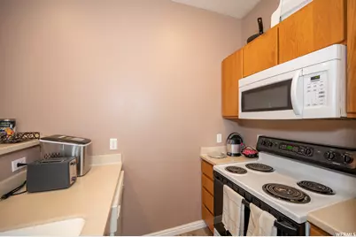 677 E 300 N #7, Provo, UT 84606 - Photo 5