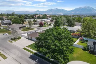 10469 S 2330 W, South Jordan, UT 84095 - Photo 7
