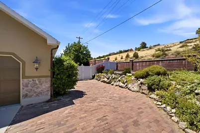 1684 E Pheasant Brook Rd, Sandy, UT 84092 - Photo 5