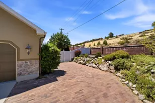 1684 E Pheasant Brook Rd, Sandy, UT 84092 - Photo 5