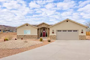 1448 S Sage Ct, Kanab, UT 84741 - Photo 1