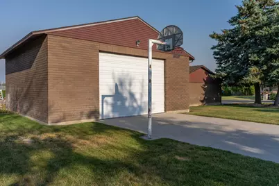 2518 W Carson Ln S, West Jordan, UT 84084 - Photo 37