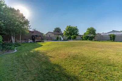 2518 W Carson Ln S, West Jordan, UT 84084 - Photo 35