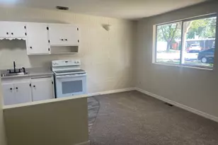 2055 E 3335 S, Salt Lake City, UT 84109 - Photo 3
