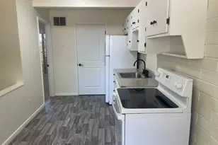 2055 E 3335 S, Salt Lake City, UT 84109 - Photo 3