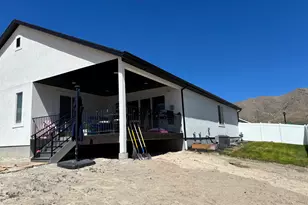 3905 N Chapman Dr, Eagle Mountain, UT 84005 - Photo 9