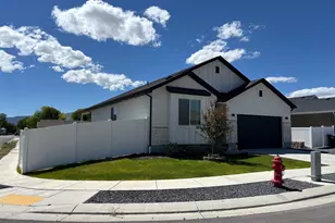 3905 N Chapman Dr, Eagle Mountain, UT 84005 - Photo 3