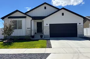 3905 N Chapman Dr, Eagle Mountain, UT 84005 - Photo 1