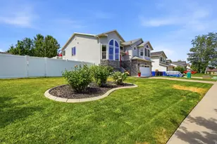 621 Willow Bend Dr W, Centerville, UT 84014 - Photo 47