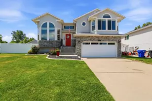 621 Willow Bend Dr W, Centerville, UT 84014 - Photo 3