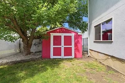 621 Willow Bend Dr W, Centerville, UT 84014 - Photo 49
