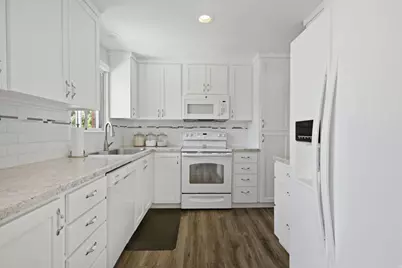 497 E Main St, Hyrum, UT 84319 - Photo 13