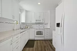 497 E Main St, Hyrum, UT 84319 - Photo 13