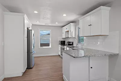 895 W 400 N, Orem, UT 84057 - Photo 9