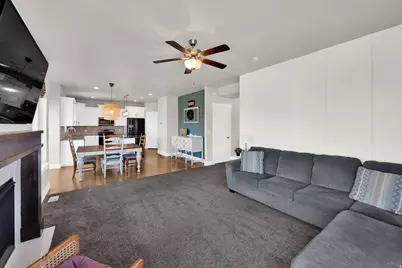 7112 N Golden Ct, Eagle Mountain, UT 84005 - Photo 9