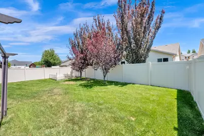 1002 N Bexley Dr W, North Salt Lake, UT 84054 - Photo 23