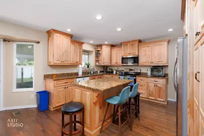 1242 N 200 W, Orem, UT 84057 - Photo 5