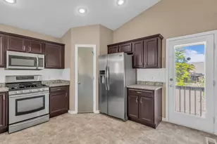 10695 S Pine Grove Way, South Jordan, UT 84009 - Photo 11
