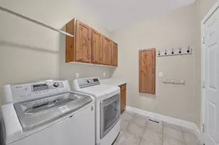 2035 E Quartzridge Dr, Sandy, UT 84092 - Photo 45
