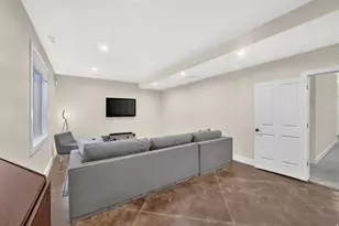 2035 E Quartzridge Dr, Sandy, UT 84092 - Photo 57