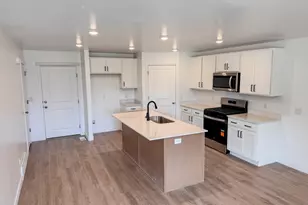 2137 N Glacier Ln E, Heber City, UT 84032 - Photo 3