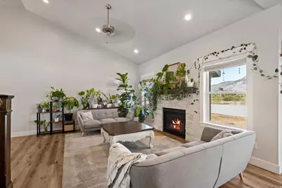 582 S 1800 W, Marriott-Slaterville City, UT 84404 - Photo 9