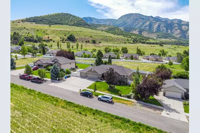 1241 S 60 W, Wellsville, UT 84339 - Photo 27