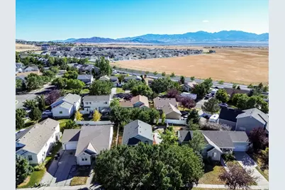333 Candellaria Dr, Tooele, UT 84074 - Photo 41