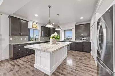 2352 W Island Dr, Kaysville, UT 84037 - Photo 9