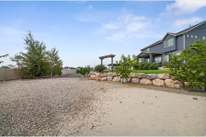 2352 W Island Dr, Kaysville, UT 84037 - Photo 27