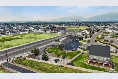 2352 W Island Dr, Kaysville, UT 84037 - Photo 35