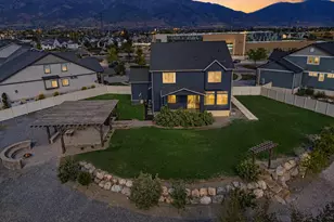 2352 W Island Dr, Kaysville, UT 84037 - Photo 3
