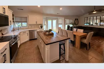 1864 W 2185 S, Woods Cross, UT 84087 - Photo 3