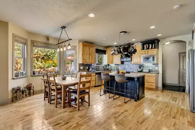 273 E Park View Cir, Bountiful, UT 84010 - Photo 3