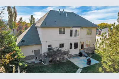 273 E Park View Cir, Bountiful, UT 84010 - Photo 9