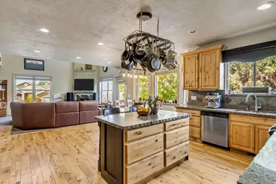 273 E Park View Cir, Bountiful, UT 84010 - Photo 17