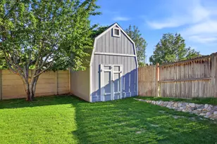 734 E Sandy Dunes Dr, Sandy, UT 84094 - Photo 27