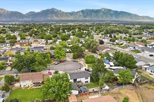 7682 S 2500 W, West Jordan, UT 84084 - Photo 29