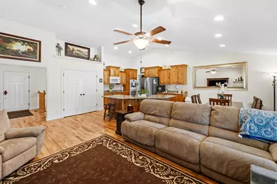 8768 N Durham Ct, Eagle Mountain, UT 84005 - Photo 11