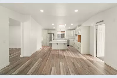 1350 W 300 N #14, Clearfield, UT 84015 - Photo 7