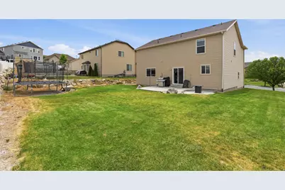 1967 E Sycamore Dr, Eagle Mountain, UT 84005 - Photo 15