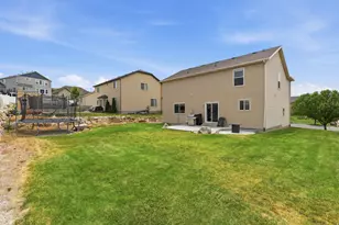 1967 E Sycamore Dr, Eagle Mountain, UT 84005 - Photo 15