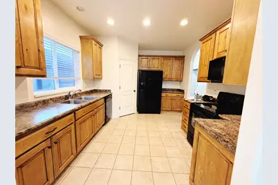 1518 E Shadow Dr, Eagle Mountain, UT 84005 - Photo 7