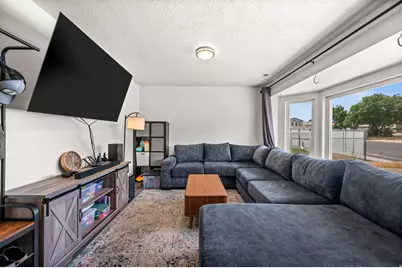 70 E 1150 N, Layton, UT 84041 - Photo 9